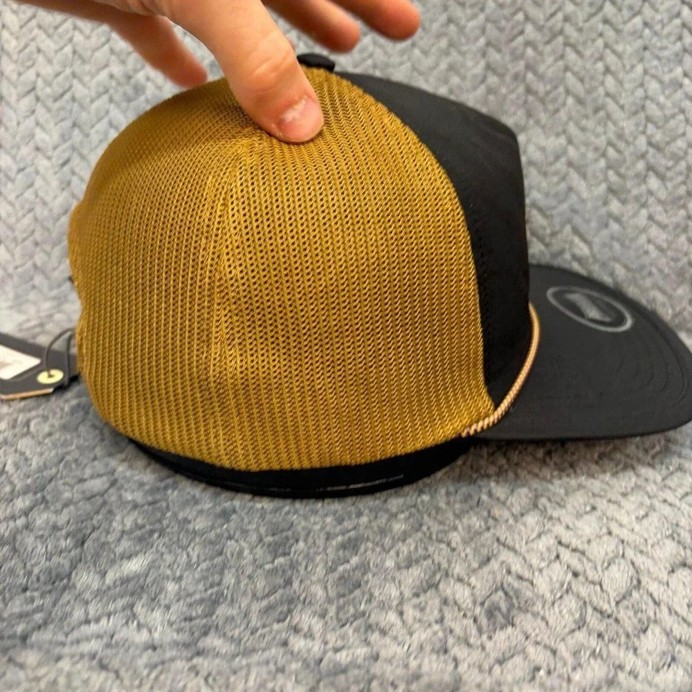 Fayettechill Mountain Co Proflex Trucker Hat Black Gold Snapback FC239081 NEW